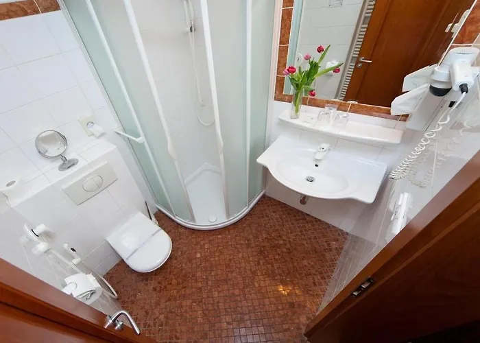Szálloda 16 -