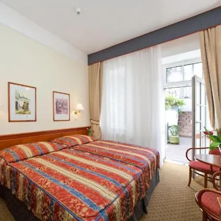 Otel 16 - Prag