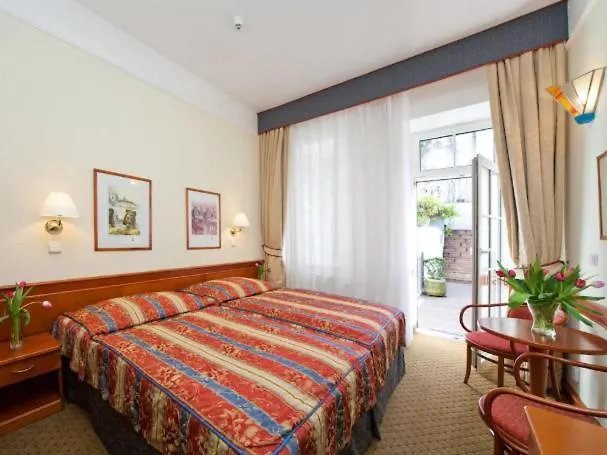 Hotel 16 - Praga
